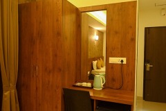 hotel-comforts-inn-romm1